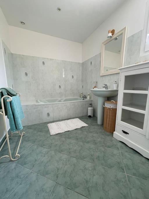 Villa Individuelle - Chassieu Zewnętrze zdjęcie
